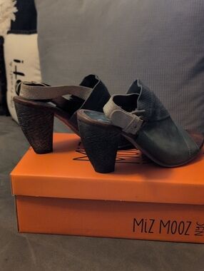 Miz Mooz Denim Blue Leather Slingback Heels  Size 9.5 US 40 Euro